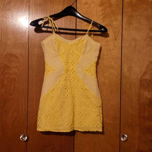 For Love Bell Yellow Gingham Eyelet Bustier Mini Picnic Dress Juniors Size M NWT - Picture 10 of 15